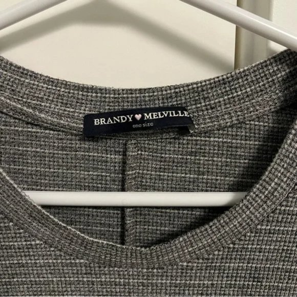 Brandy Melville Grey Waffle Knit Tee Shirt - Picture 2 of 4
